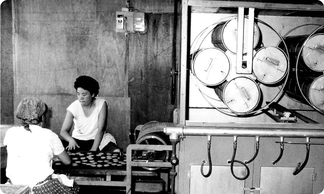 1960年頃の金吾堂製菓本社工場